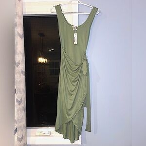 NEW w/ TAGS - Soft Green Capella Wrap Around Dress - size small